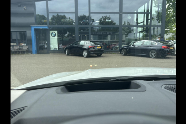 BMW 3 Serie Touring 330e High Executive TREKHAAK AFNEEMBAAR | LASERLIGHT | HEAD UP
