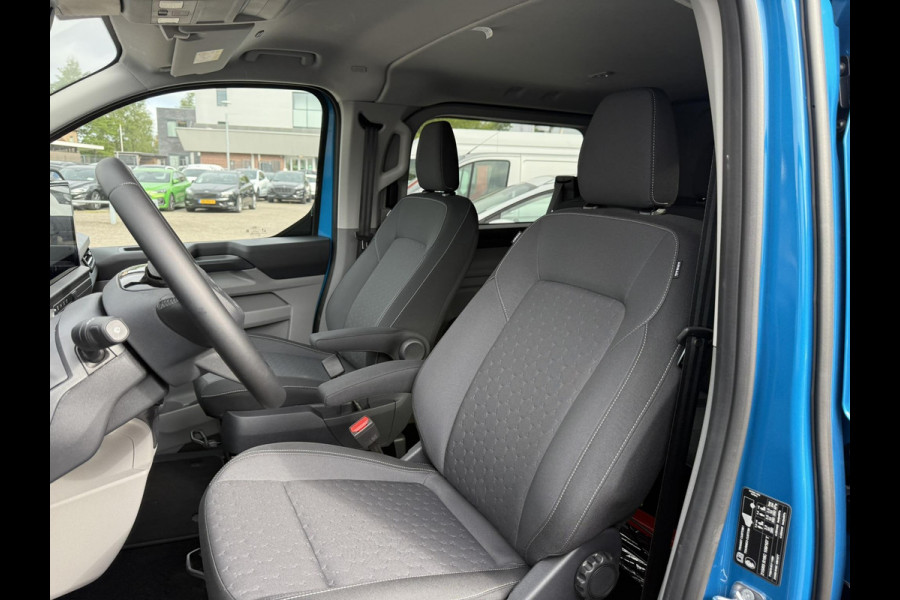 Ford Transit Custom 300 2.0 TDCI L2H1 Limited DC 136pk | SCI | Dubbele Cabine | Digital Aqua Blue | Trekhaak | Dubbele Schuifdeur | Bijrijdersstoel | Sidesteps | Bumperpakket | Zwarte velgen  | Stoelverwarming | Camera
