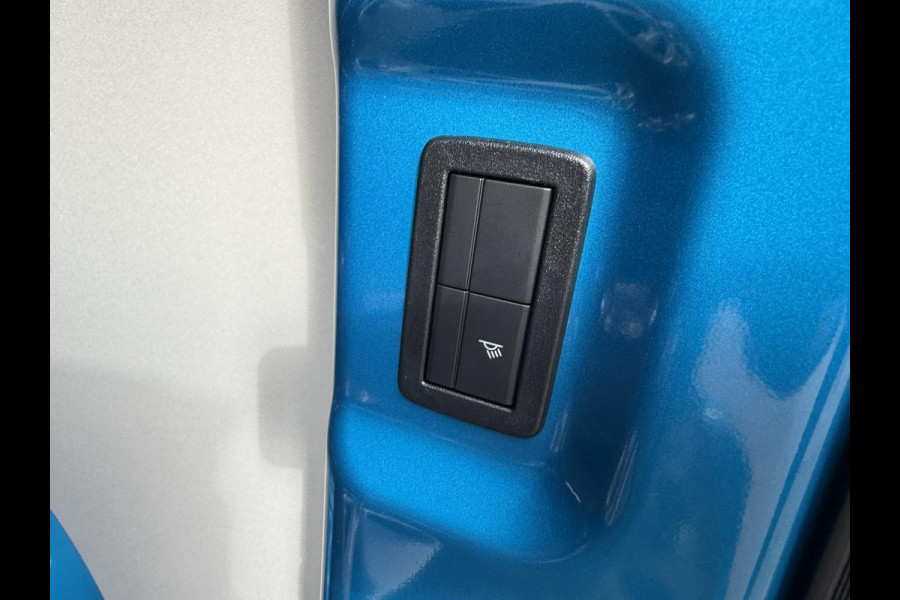 Ford Transit Custom 300 2.0 TDCI L2H1 Limited DC 136pk | SCI | Dubbele Cabine | Digital Aqua Blue | Trekhaak | Dubbele Schuifdeur | Bijrijdersstoel | Sidesteps | Bumperpakket | Zwarte velgen  | Stoelverwarming | Camera