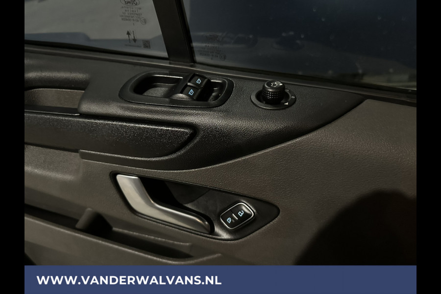 Ford Transit Custom 2.0 TDCI 131pk L2H1 Euro6 Airco | Android Auto | Cruisecontrol | Parkeersensoren Verwarmde voorruit, Stoelverwarming, 2800kg trekvermogen, Bijrijdersbank