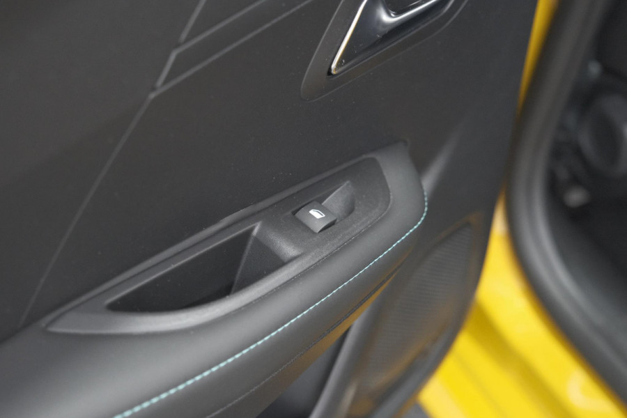 Peugeot 208 PureTech 100 Allure Pack | Adaptieve Cruise Control | Camera | Stoelverwarming | Apple Carplay | Parkeersensoren