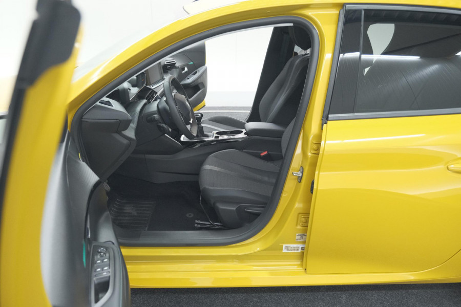 Peugeot 208 PureTech 100 Allure Pack | Adaptieve Cruise Control | Camera | Stoelverwarming | Apple Carplay | Parkeersensoren