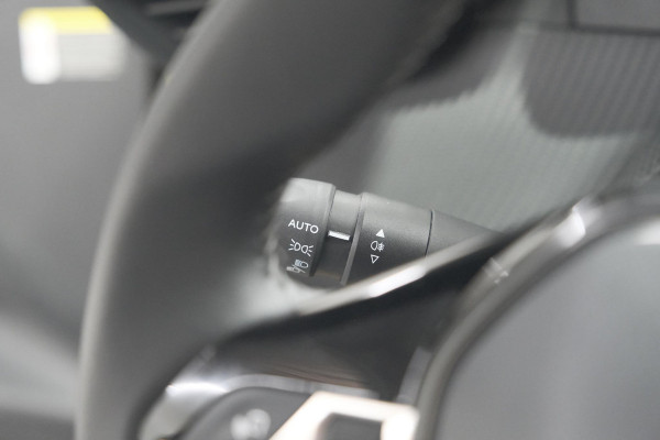 Peugeot 208 PureTech 100 Allure Pack | Adaptieve Cruise Control | Camera | Stoelverwarming | Apple Carplay | Parkeersensoren
