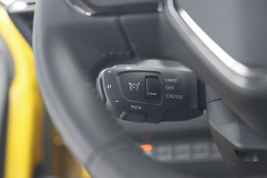 Peugeot 208 PureTech 100 Allure Pack | Adaptieve Cruise Control | Camera | Stoelverwarming | Apple Carplay | Parkeersensoren