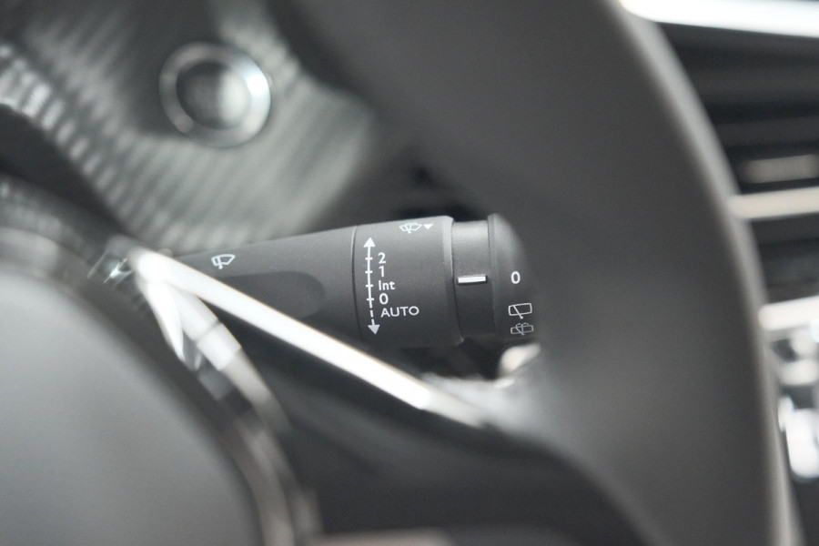 Peugeot 208 PureTech 100 Allure Pack | Adaptieve Cruise Control | Camera | Stoelverwarming | Apple Carplay | Parkeersensoren