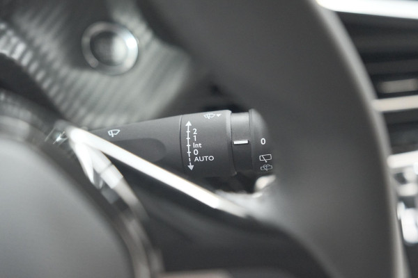 Peugeot 208 PureTech 100 Allure Pack | Adaptieve Cruise Control | Camera | Stoelverwarming | Apple Carplay | Parkeersensoren