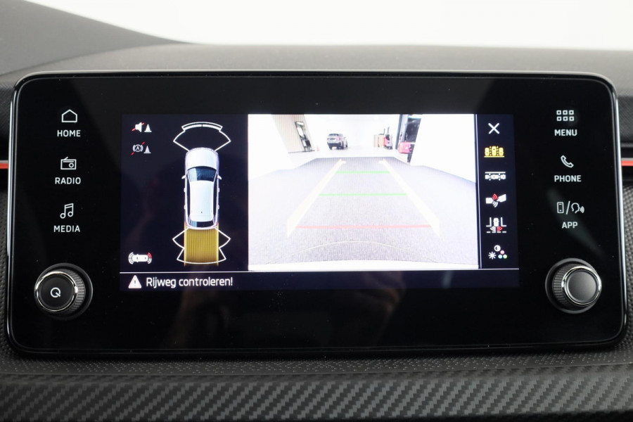 Škoda Kamiq Monte Carlo 1.0 TSI 115 pk 6 versn. Hand | Led Matrix | Winter pakket | Panoramadak | Achteruitrijcamera