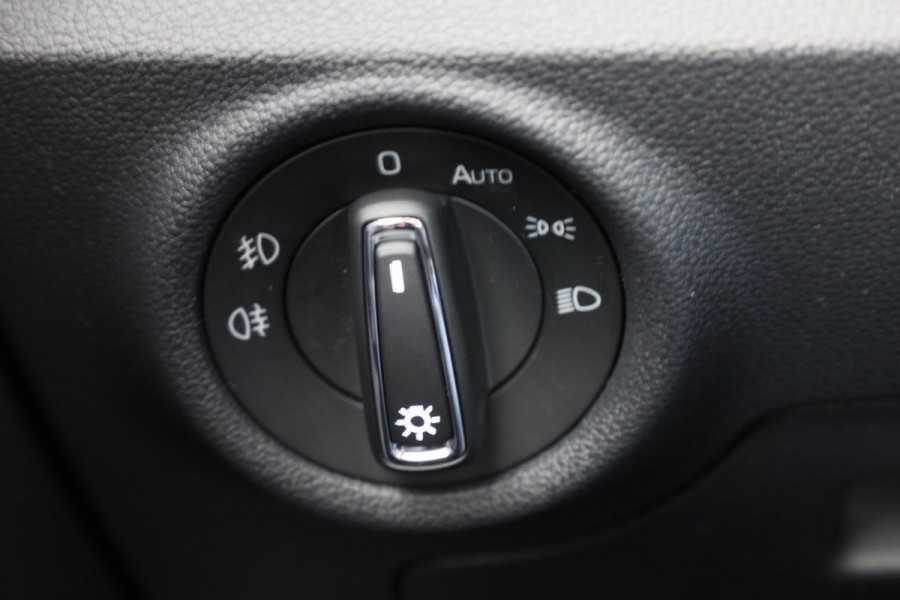 Škoda Kamiq Monte Carlo 1.0 TSI 115 pk 6 versn. Hand | Led Matrix | Winter pakket | Panoramadak | Achteruitrijcamera