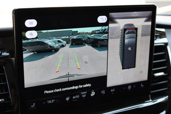Ford Transit 350 2.0 TDCI L4H3 Trend 165pk - 3500kg trekgewicht - Dubbellucht - 360 Camera - ACC - Trekhaak - Navigatie - Carplay - Rijklaar