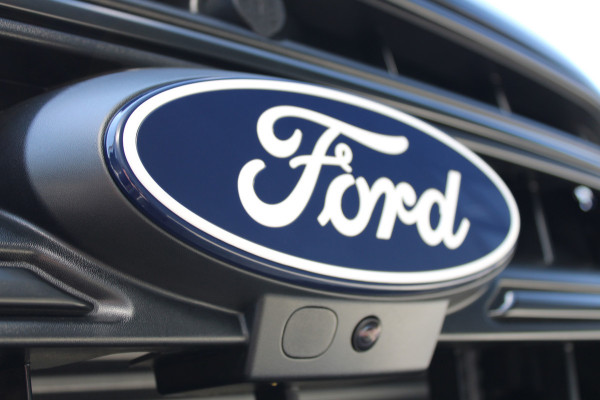 Ford Transit 350 2.0 TDCI L4H3 Trend 165pk - 3500kg trekgewicht - Dubbellucht - 360 Camera - ACC - Trekhaak - Navigatie - Carplay - Rijklaar