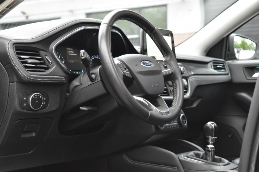 Ford Focus 1.5 EcoBoost ST Line Business Vignale Pano HUD Lane Stuurvw. Camera
