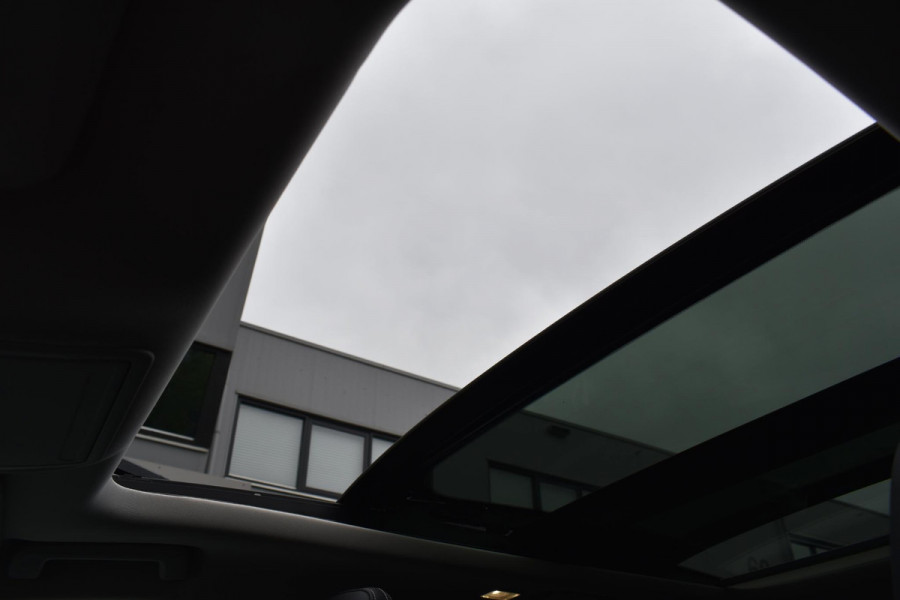 Ford Focus 1.5 EcoBoost ST Line Business Vignale Pano HUD Lane Stuurvw. Camera