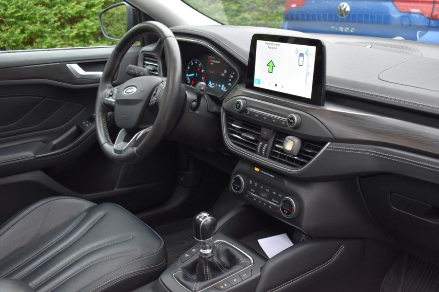 Ford Focus 1.5 EcoBoost ST Line Business Vignale Pano HUD Lane Stuurvw. Camera