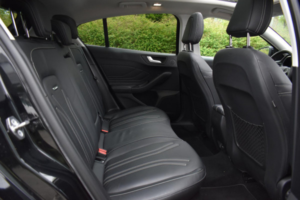 Ford Focus 1.5 EcoBoost ST Line Business Vignale Pano HUD Lane Stuurvw. Camera