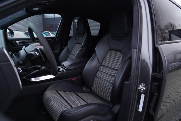 Porsche Cayenne Coupé 4.0 Turbo S E-Hybrid | TECHART | BRIXTON 23'' | Keramisch | TurboGT | 685PK | Burmester | Dealer onderhouden