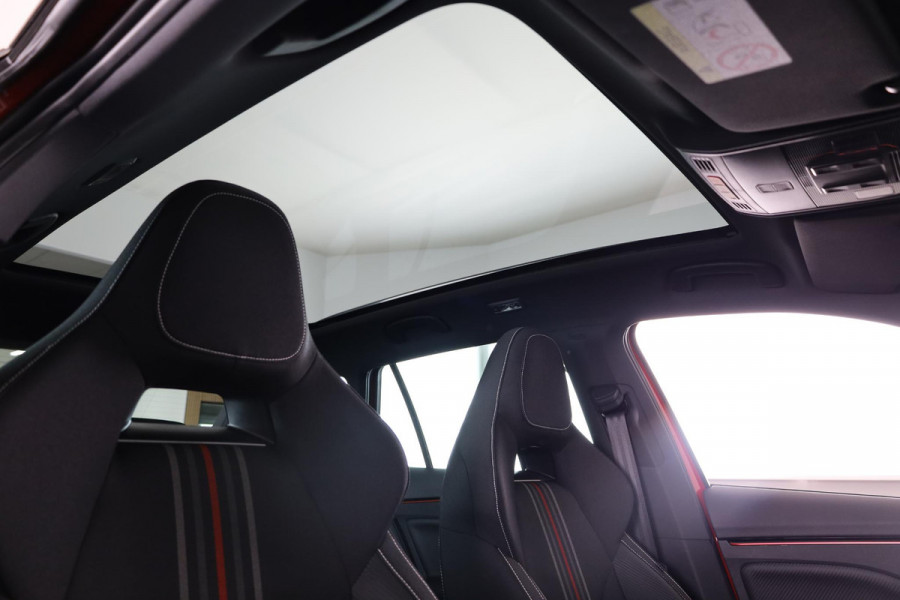 Škoda Kamiq Monte Carlo 1.0 TSI 115 pk 7 versn. DSG Panoramadak | Adaptive Cruise Control | Blind Spot | Stoelverwarming | Automaat
