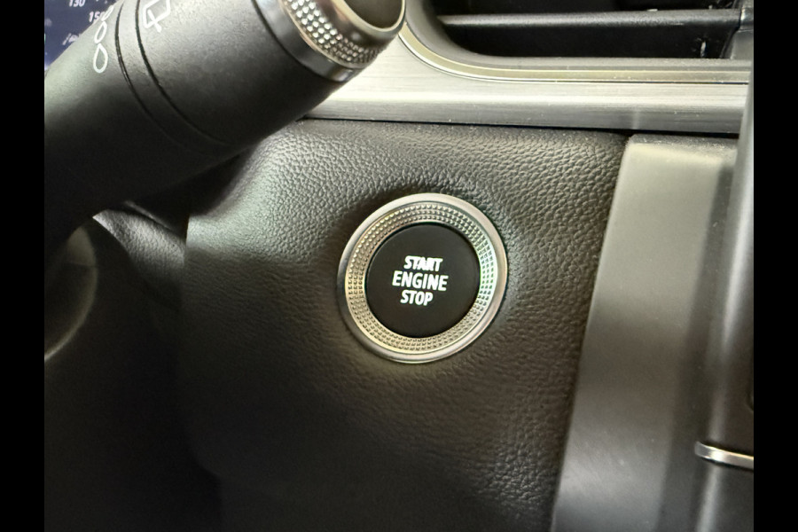 Renault Captur 1.3 TCe 130PK Intens | Navi | Camera | 17 " | PDC V+A | CarPlay 100% Dealer onderhouden!