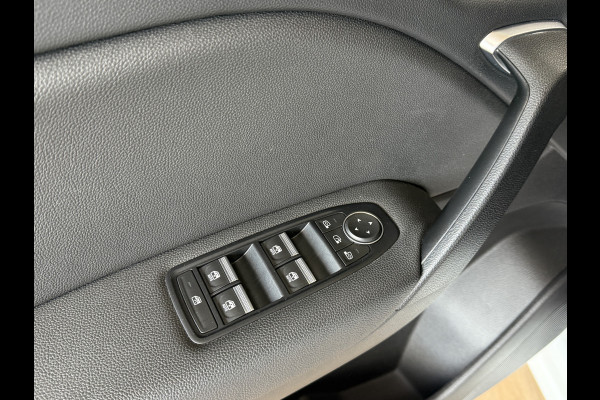 Renault Captur 1.3 TCe 130PK Intens | Navi | Camera | 17 " | PDC V+A | CarPlay 100% Dealer onderhouden!
