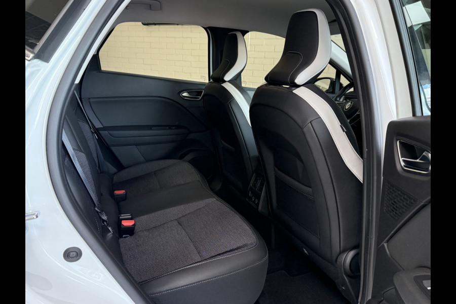 Renault Captur 1.3 TCe 130PK Intens | Navi | Camera | 17 " | PDC V+A | CarPlay 100% Dealer onderhouden!