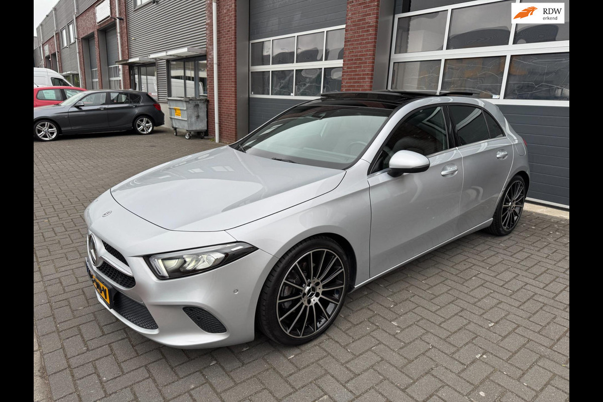 Mercedes-Benz A-Klasse A200 LED Pano Widescreen Camera Navi Mercedes-Benz A-Klasse A200 LED Pano Widescreen Camera Navi