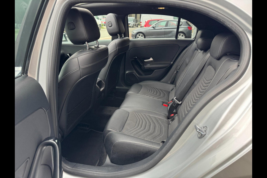 Mercedes-Benz A-Klasse A200 LED Pano Widescreen Camera Navi
