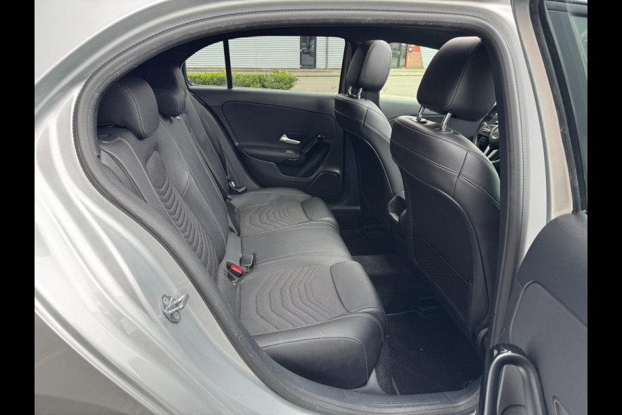 Mercedes-Benz A-Klasse A200 LED Pano Widescreen Camera Navi