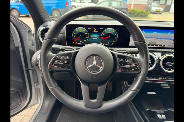 Mercedes-Benz A-Klasse A200 LED Pano Widescreen Camera Navi