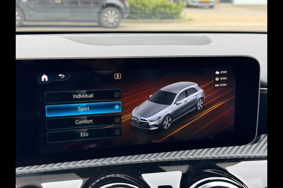 Mercedes-Benz A-Klasse A200 LED Pano Widescreen Camera Navi