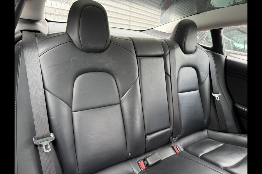 Tesla Model 3 Long Range AWD 75 kWh | Dodehoek detectie | Voorstoelen verwarmd |