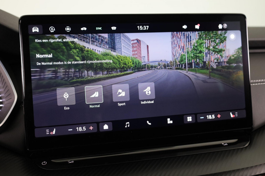 Škoda Octavia Combi 1.5 TSI MHEV Sportline Business Led Matrix | 19 inch | Black pakket | Panoramadak | Elek. stoel | Stoelverwarming voor + achter | Travel Assist | Adaptive Cruise