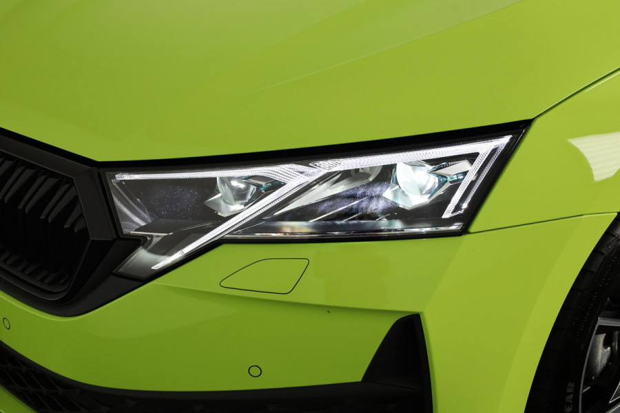 Škoda Octavia Combi 1.5 TSI MHEV Sportline Business Led Matrix | 19 inch | Black pakket | Panoramadak | Elek. stoel | Stoelverwarming voor + achter | Travel Assist | Adaptive Cruise