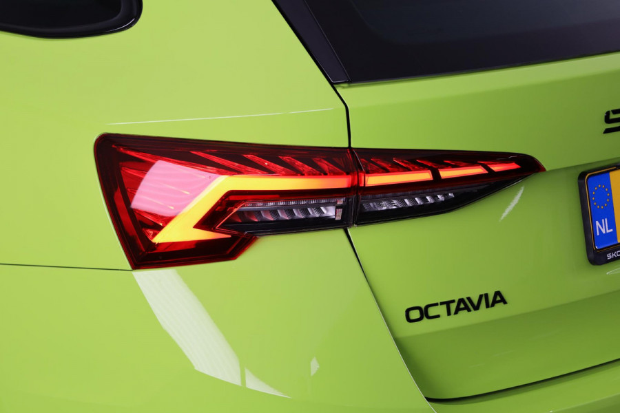 Škoda Octavia Combi 1.5 TSI MHEV Sportline Business Led Matrix | 19 inch | Black pakket | Panoramadak | Elek. stoel | Stoelverwarming voor + achter | Travel Assist | Adaptive Cruise