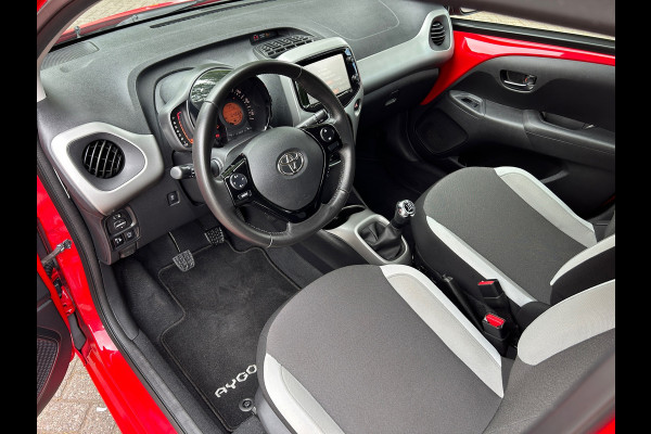 Toyota Aygo 1.0 VVT-i X-PLAY NAVI CAMERA SCHERM NL-AUTO
