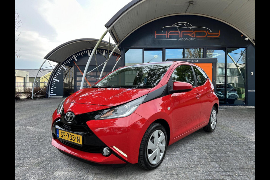 Toyota Aygo 1.0 VVT-i X-PLAY NAVI CAMERA SCHERM NL-AUTO