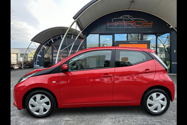 Toyota Aygo 1.0 VVT-i X-PLAY NAVI CAMERA SCHERM NL-AUTO
