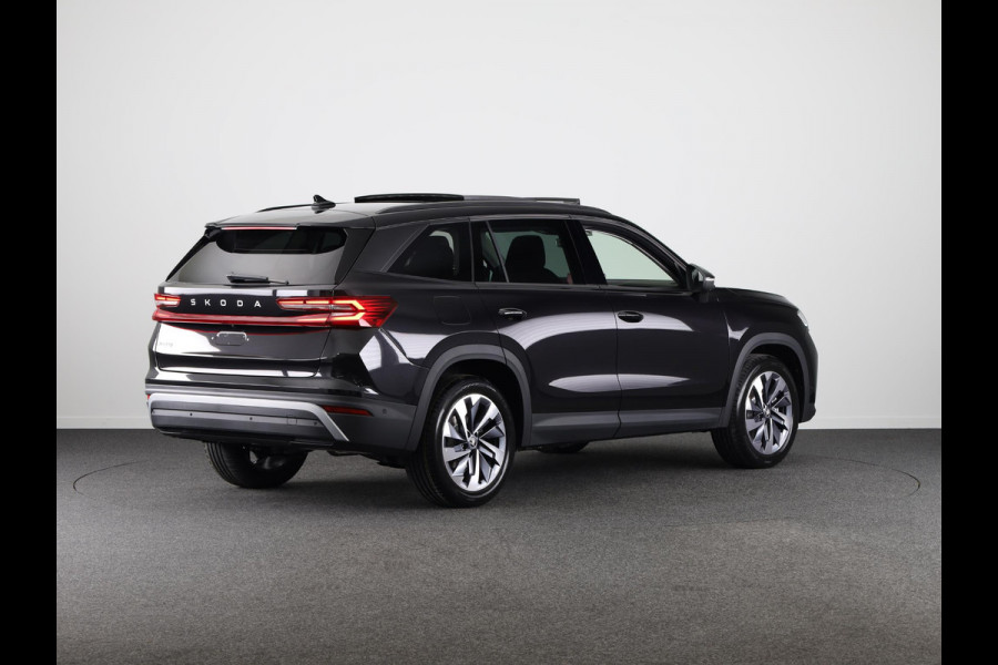 Škoda Kodiaq 1.5 TSI m-HEV Business Edition 7p. | 7 Persoons | Panoramadak | Leder zwart | Trekhaak wegklapbaar | Light & view pakket | Winter pakket | Head-up | Verwarmbare voorruit | Comfort pakket plus | 19 inch lichtmetalen velgen