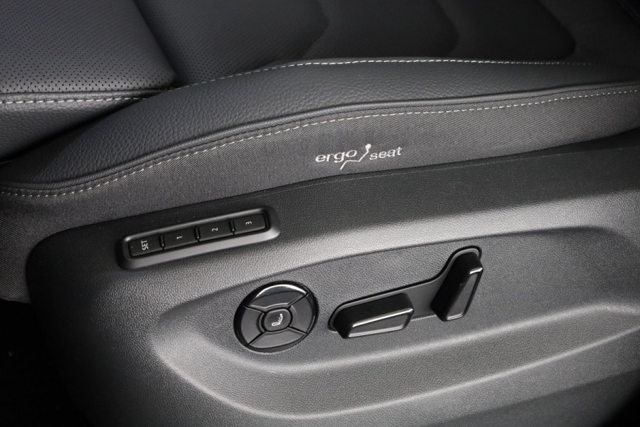 Škoda Kodiaq 1.5 TSI m-HEV Business Edition 7p. | 7 Persoons | Panoramadak | Leder zwart | Trekhaak wegklapbaar | Light & view pakket | Winter pakket | Head-up | Verwarmbare voorruit | Comfort pakket plus | 19 inch lichtmetalen velgen