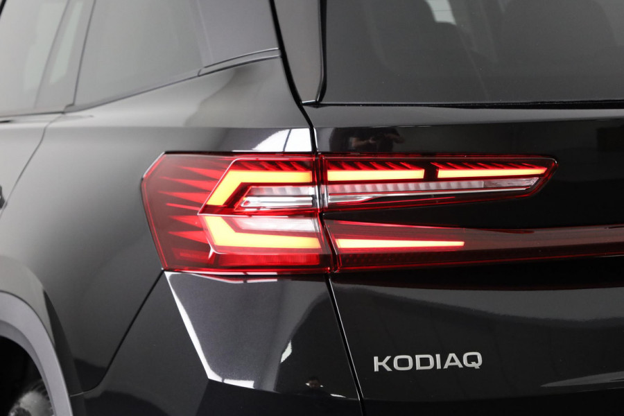 Škoda Kodiaq 1.5 TSI m-HEV Business Edition 7p. | 7 Persoons | Panoramadak | Leder zwart | Trekhaak wegklapbaar | Light & view pakket | Winter pakket | Head-up | Verwarmbare voorruit | Comfort pakket plus | 19 inch lichtmetalen velgen