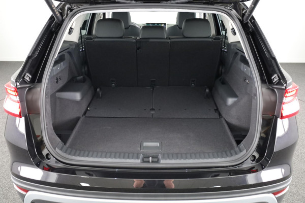 Škoda Kodiaq 1.5 TSI m-HEV Business Edition 7p. | 7 Persoons | Panoramadak | Leder zwart | Trekhaak wegklapbaar | Light & view pakket | Winter pakket | Head-up | Verwarmbare voorruit | Comfort pakket plus | 19 inch lichtmetalen velgen