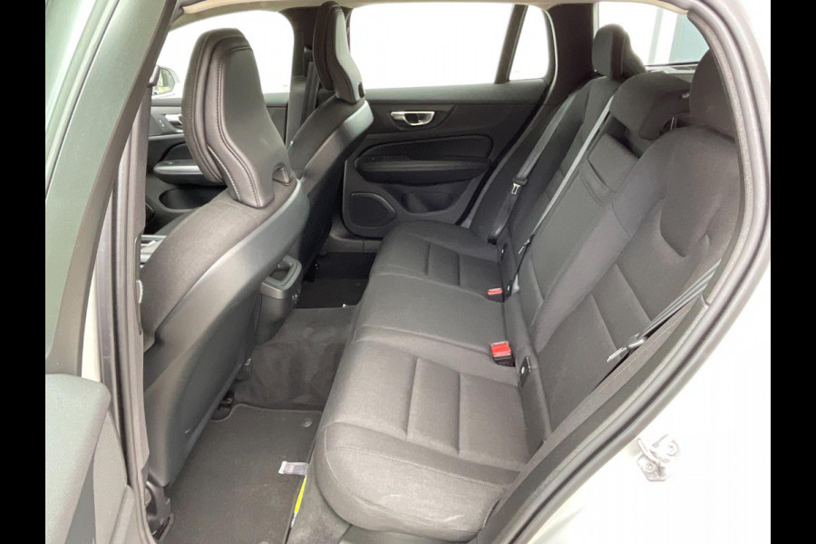 Volvo V60 2.0 B3 Momentum Business