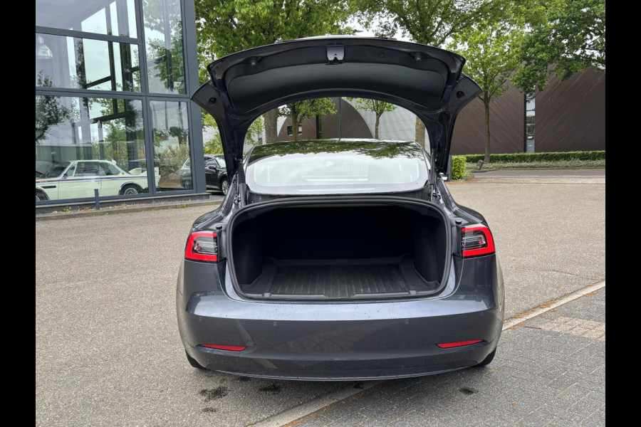 Tesla Model 3 Standard RWD Plus 60 kWh AUTOPILOT | LEDER | PANO