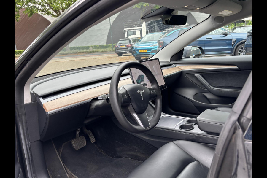 Tesla Model 3 Standard RWD Plus 60 kWh AUTOPILOT | LEDER | PANO