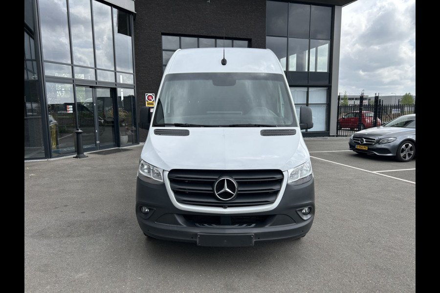 Mercedes-Benz Sprinter 319 CDI L2 H2 3.0 V6 / 3500KG Trekhaak / 360 Camera / MBUX / Navigatie / Cruise control / Airco / 270 Graden achterdeuren