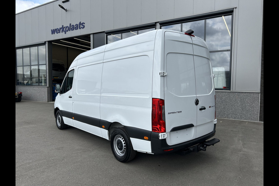 Mercedes-Benz Sprinter 319 CDI L2 H2 3.0 V6 / 3500KG Trekhaak / 360 Camera / MBUX / Navigatie / Cruise control / Airco / 270 Graden achterdeuren