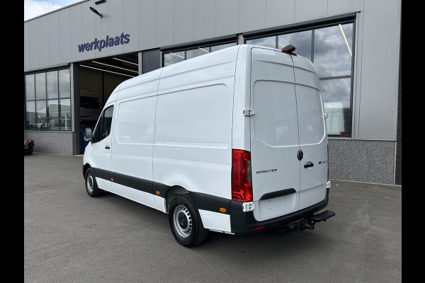 Mercedes-Benz Sprinter 319 CDI L2 H2 3.0 V6 / 3500KG Trekhaak / 360 Camera / MBUX / Navigatie / Cruise control / Airco / 270 Graden achterdeuren