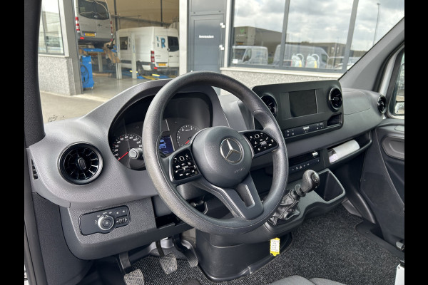 Mercedes-Benz Sprinter 319 CDI L2 H2 3.0 V6 / 3500KG Trekhaak / 360 Camera / MBUX / Navigatie / Cruise control / Airco / 270 Graden achterdeuren