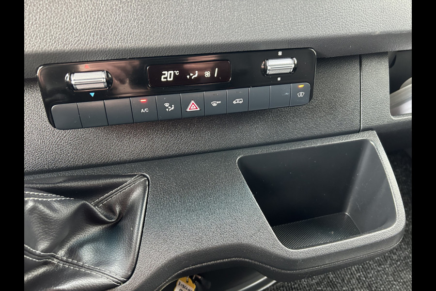 Mercedes-Benz Sprinter 319 CDI L2 H2 3.0 V6 / 3500KG Trekhaak / 360 Camera / MBUX / Navigatie / Cruise control / Airco / 270 Graden achterdeuren