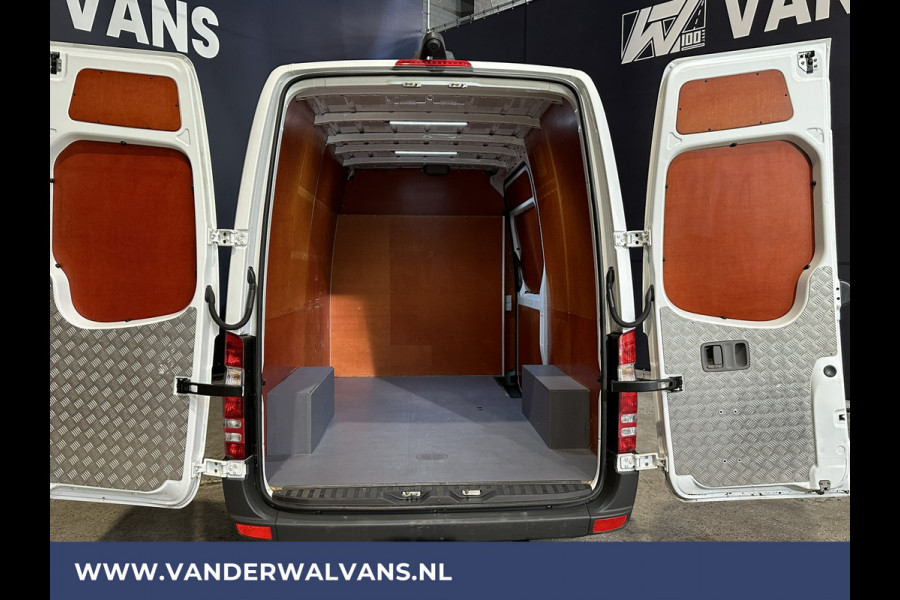 Mercedes-Benz Sprinter 316 CDI 164pk L2H2 Euro6 Airco | Omvormer | Camera | 2800kg Trekhaak Cruisecontrol, Chauffeursstoel