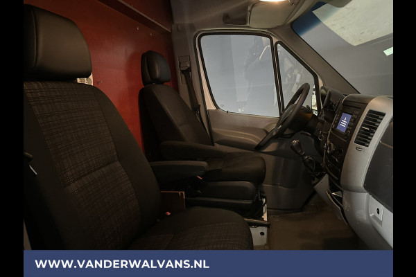 Mercedes-Benz Sprinter 316 CDI 164pk L2H2 Euro6 Airco | Omvormer | Camera | 2800kg Trekhaak Cruisecontrol, Chauffeursstoel