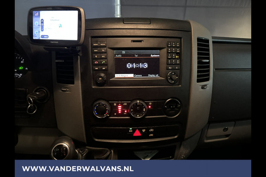 Mercedes-Benz Sprinter 316 CDI 164pk L2H2 Euro6 Airco | Omvormer | Camera | 2800kg Trekhaak Cruisecontrol, Chauffeursstoel